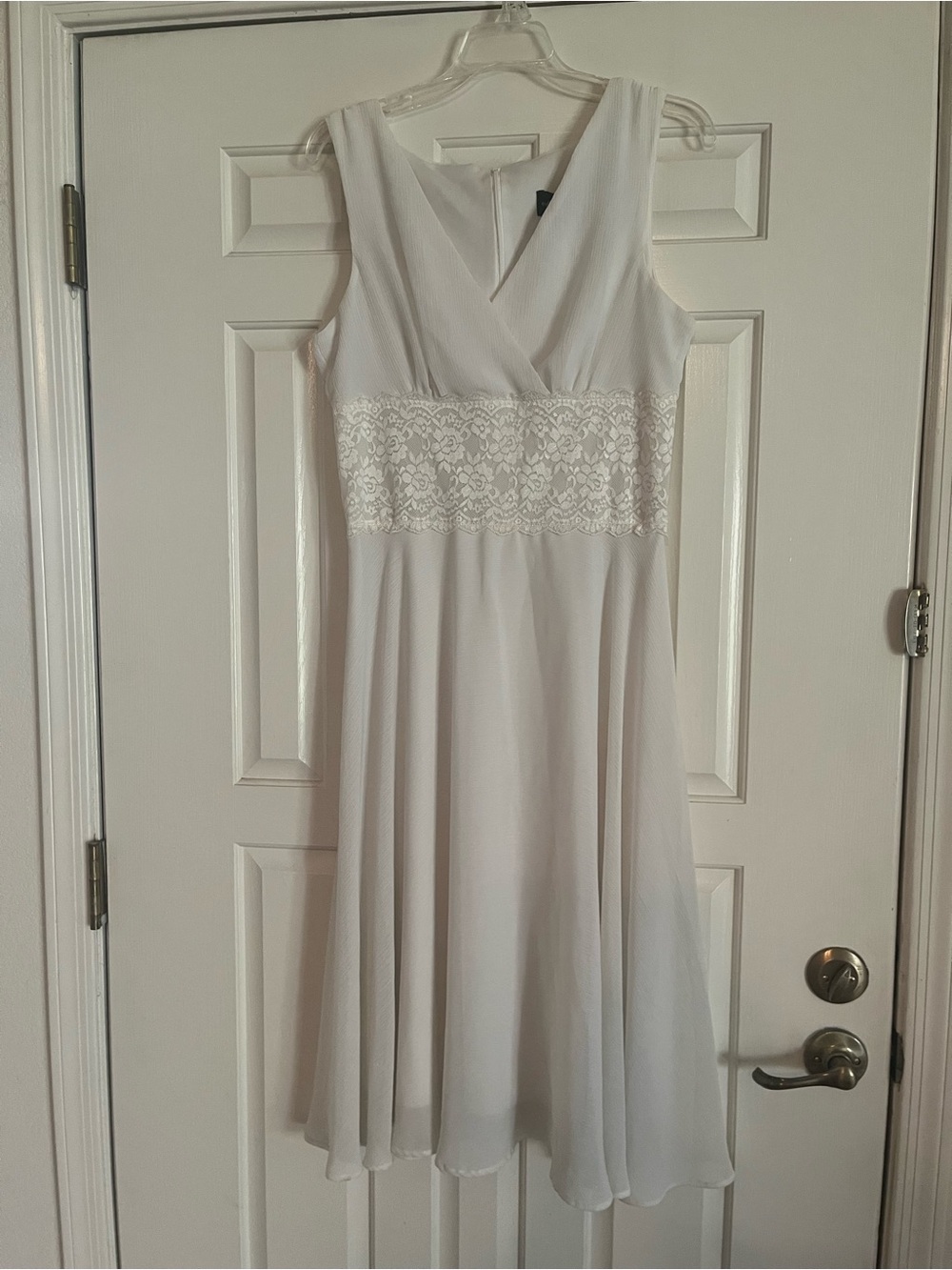 connected apparel White Sleeveless V-Neck Midi Dress with Lace Waist